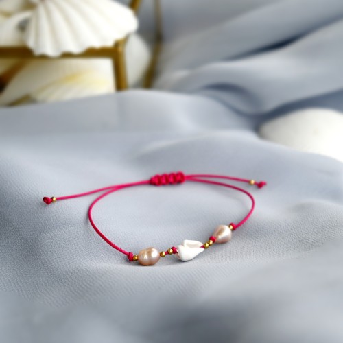 bransoletka z muszelkami i perlami na ciemnorozowym sznurku_aurelie.pl